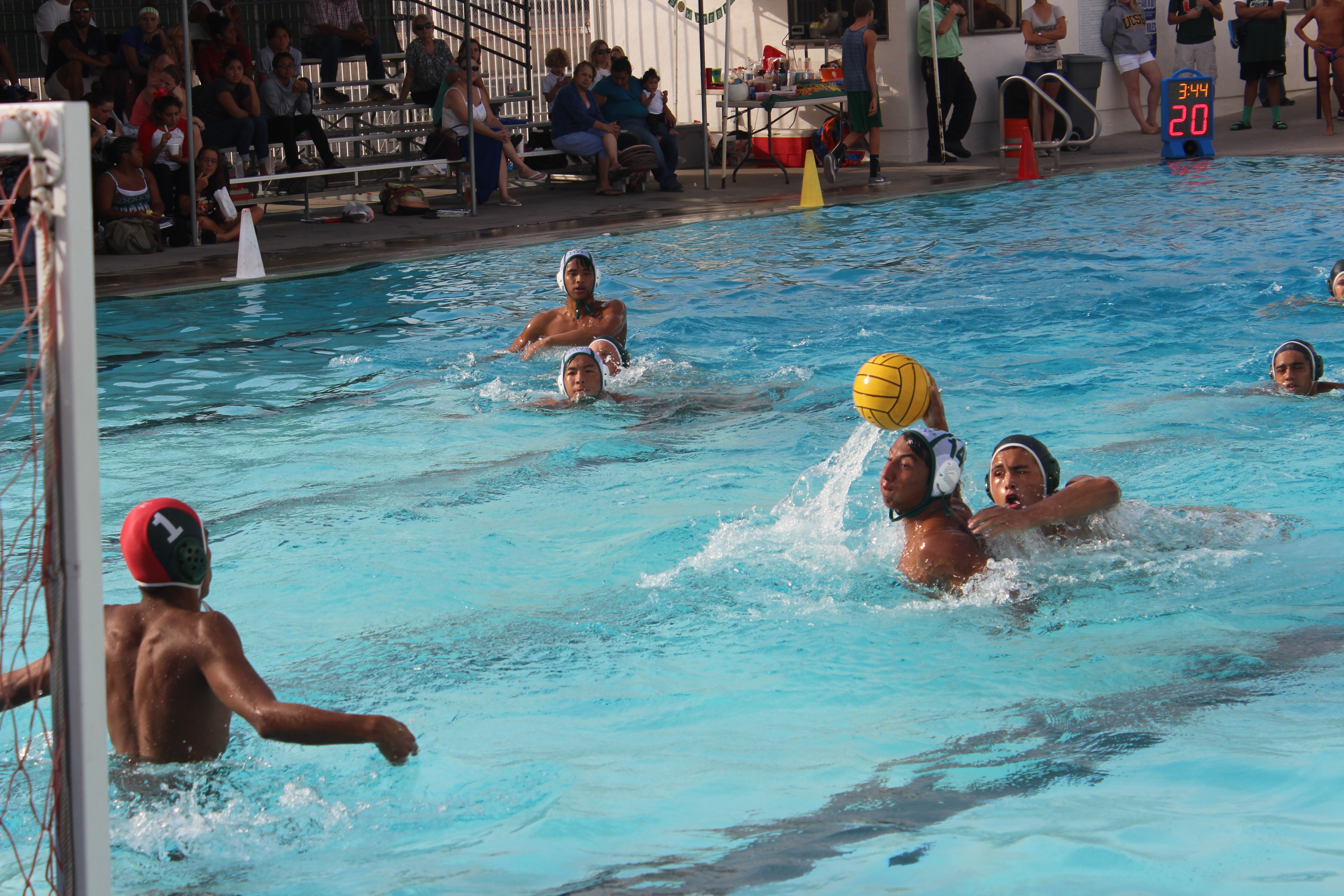 Water Polo dives into league with optimism